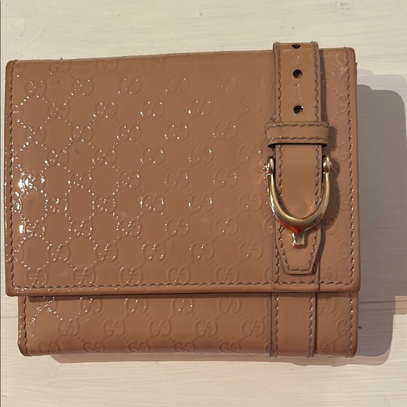 Gucci Tan Leather Wallet with Gold Hardware - Picture 1 of 8